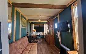 Sea View Hut Sleeps 4 6